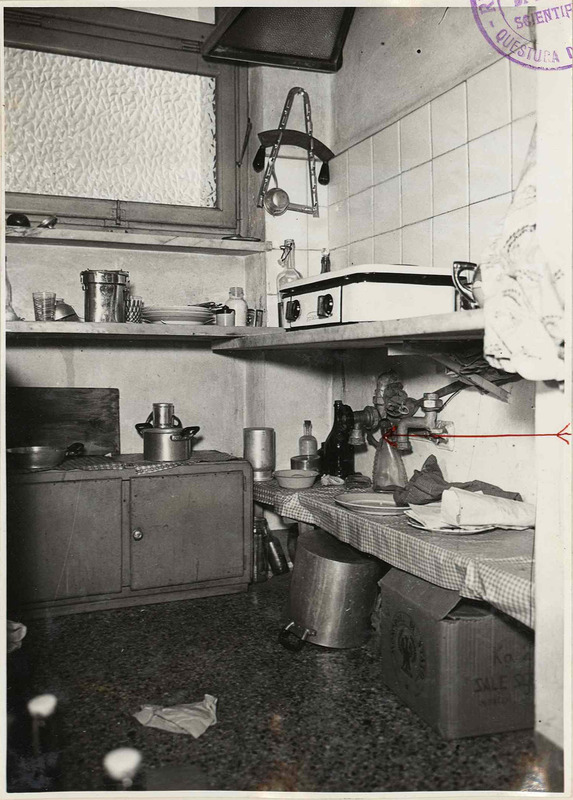 La cucina dei Virdis con in evidenza l’attacco del gas