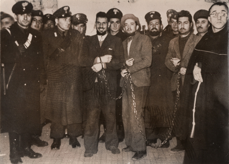 I responsabili della “strage di Villarbasse”, Giovanni Puleo, Francesco La Barbera e Giovanni D’Ignoti fotografati prima della fucilazione alle Basse di Stura (TO)