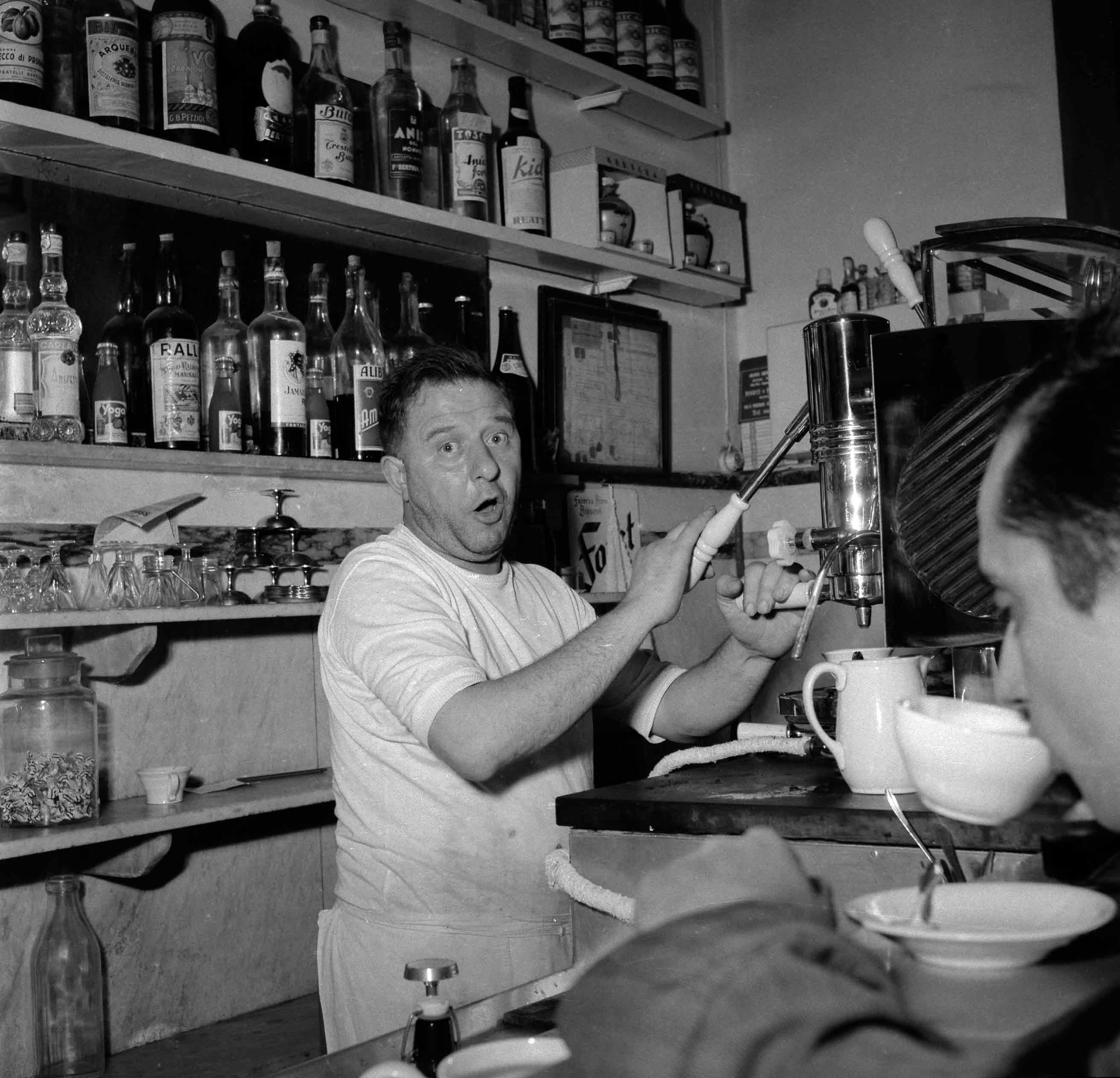 Silvio Castiglioni proprietario del bar di via Caffa 30 rosso, che soccorse Achille Bruzzone morente