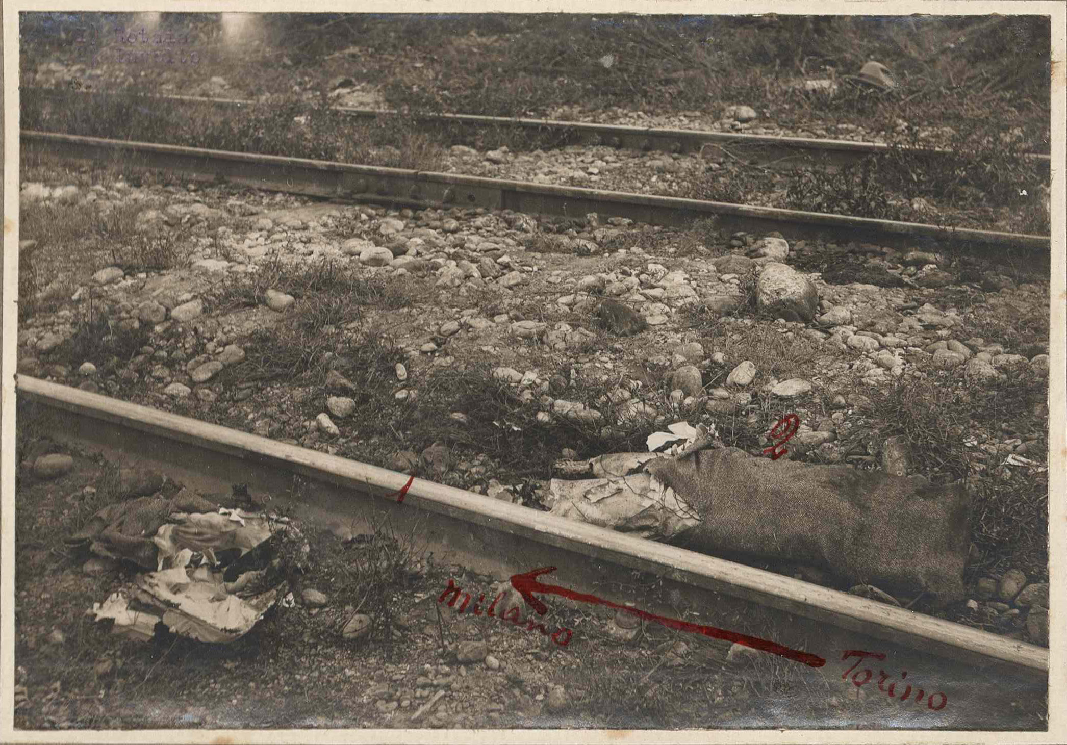 I resti di Erina Barbero sulla linea ferroviaria Torino-Milano, al bivio Crocetta