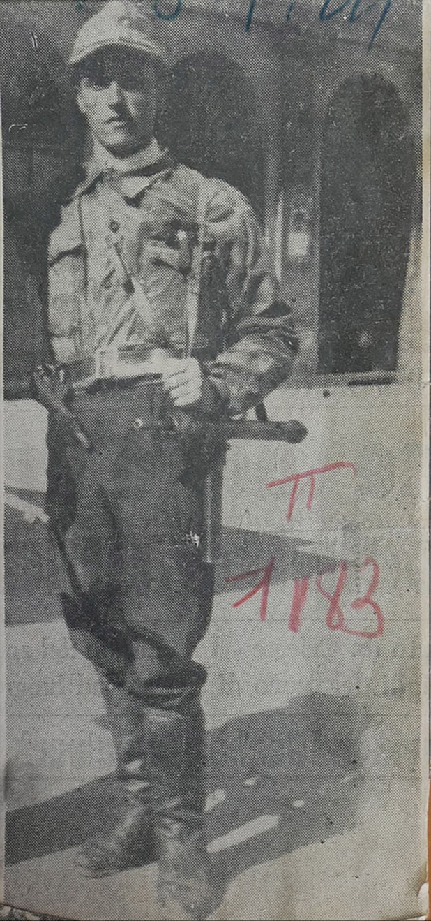 Giuseppe Faletto fotografato nel 1945 a Porta Palazzo [?]