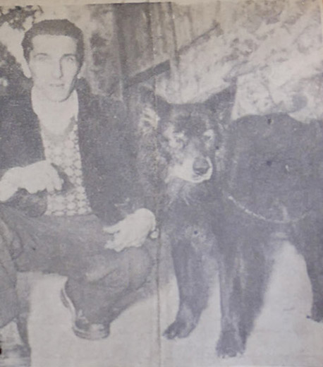 Arturo Jordaney con il cane Corsi, che scroprì il cadavere di Angela Cavallero