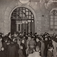 Manifestazione davanti al carcere di San Vittore dopo i funerali delle vittime di via San Gregorio